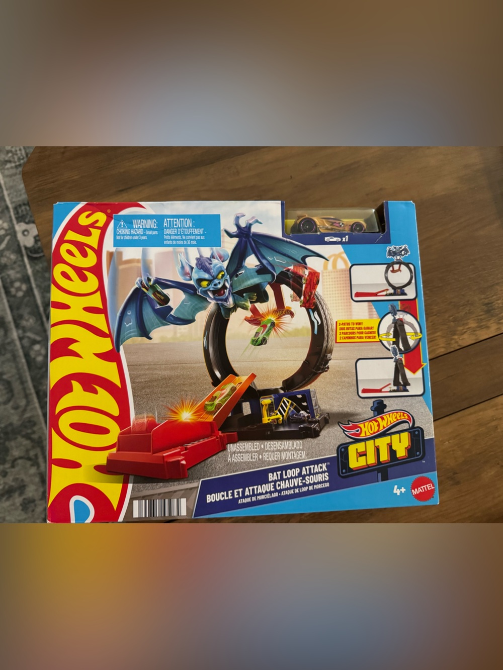 Hot Wheels Bat Loop Attack Playset - Blue and Red